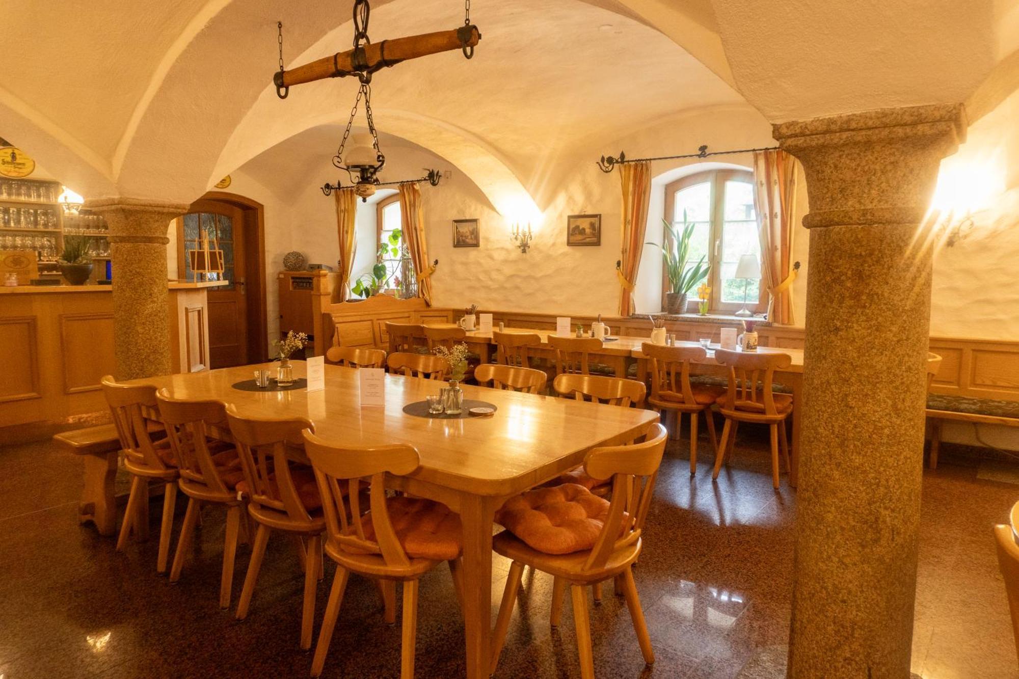 Landgasthof - Braukeller - Fattigau Oberkotzau Exterior photo